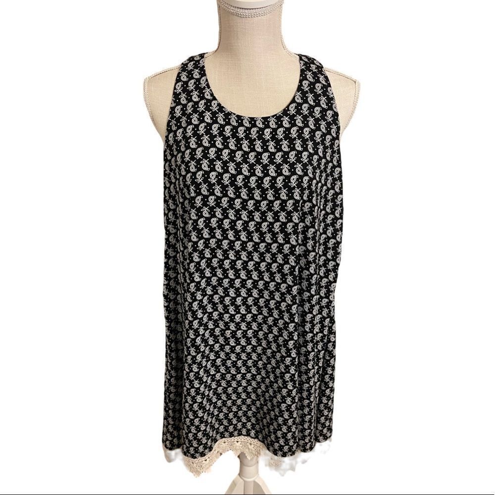 Basil & Lola Boho Crochet Hem Shift Dress with Black & White Floral Print